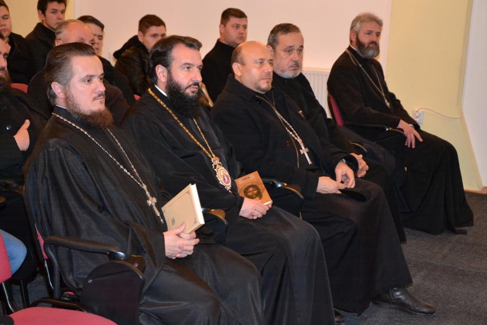 Seară cultural-duhovnicească la Centrul eparhial din Caransebeş 73951