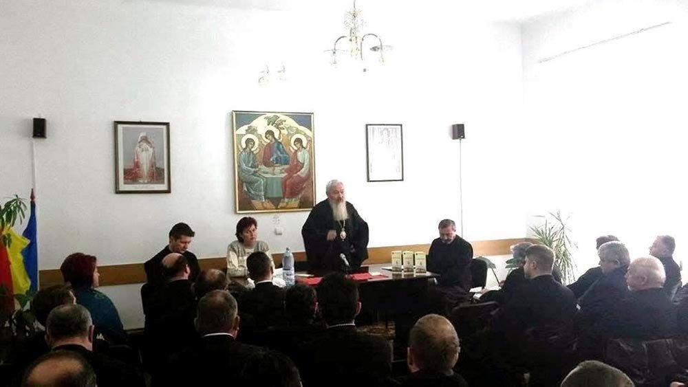 Dezbatere despre colaborarea între şcoli şi parohii, la Bistriţa 73943