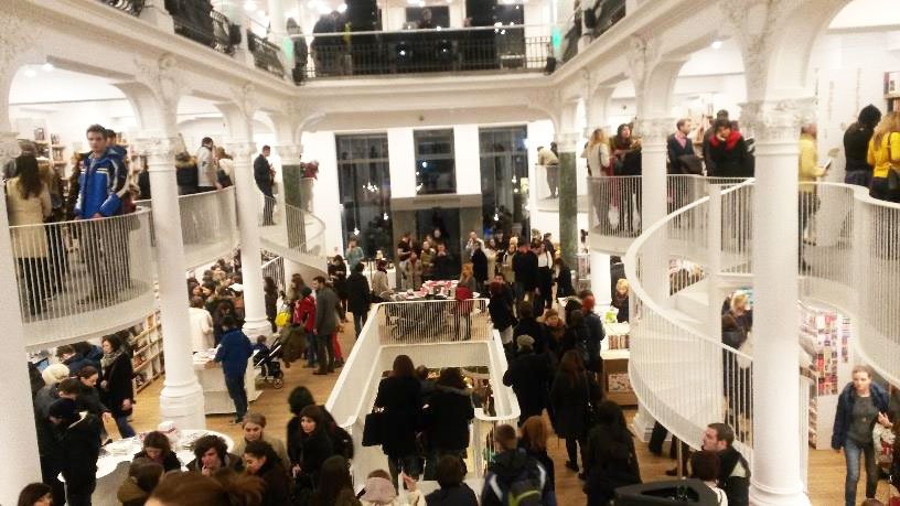 Caruselul cărţii într-o casă veche pe Lipscani 73865