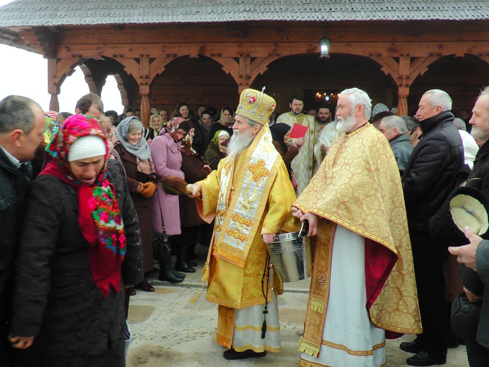 Slujbă de binecuvântare a bisericii din Suha - Mălini 73849