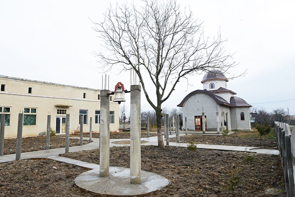 Biserică nouă pentru locuitorii din Trivalea Moşteni 73812