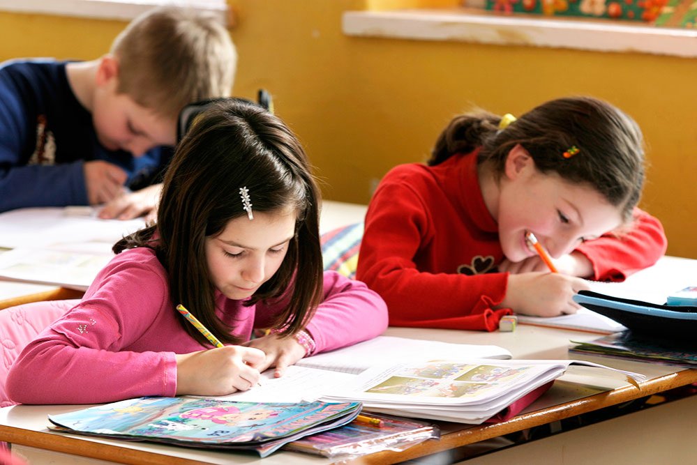 Părinţii pot opta pentru religie până la 6 martie 73818