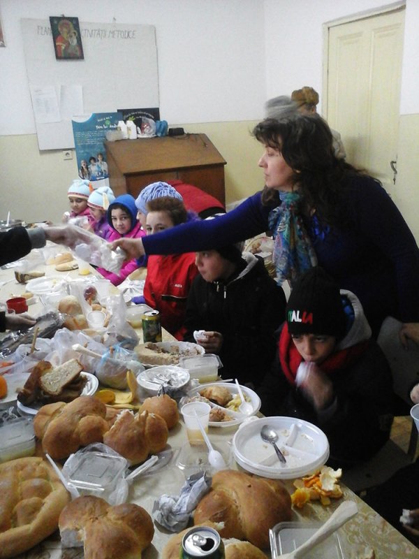 Elevii din municipiul Motru s-au rugat la biserica din Roşiuţa 73807