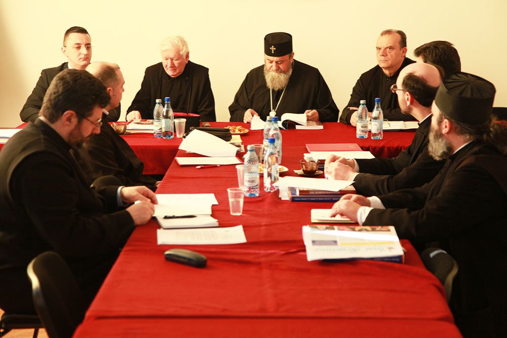 Întâlnire cu reprezentanţii eparhiilor din Mitropolia Ardealului 73801