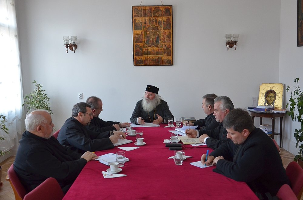 Dezbateri despre slujirea şi misiunea preotului 73786