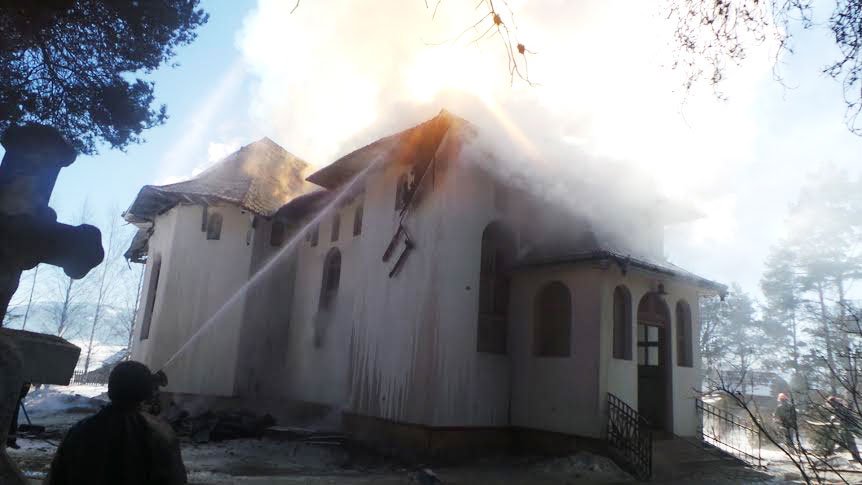 Biserica din Poiana Stampei, distrusă de un incendiu 73751
