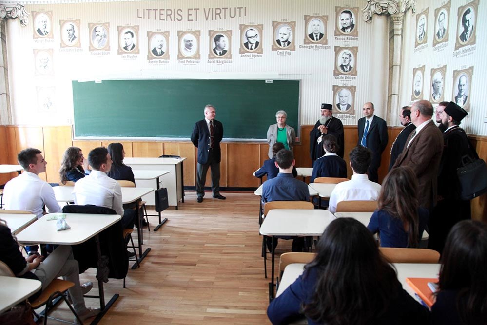 Colaborare pentru susţinerea orei de religie, la Braşov 73729