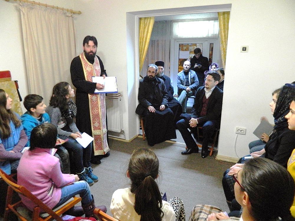 Parohia Precista 3 - matcă de slujire, cateheză şi cultură 73726