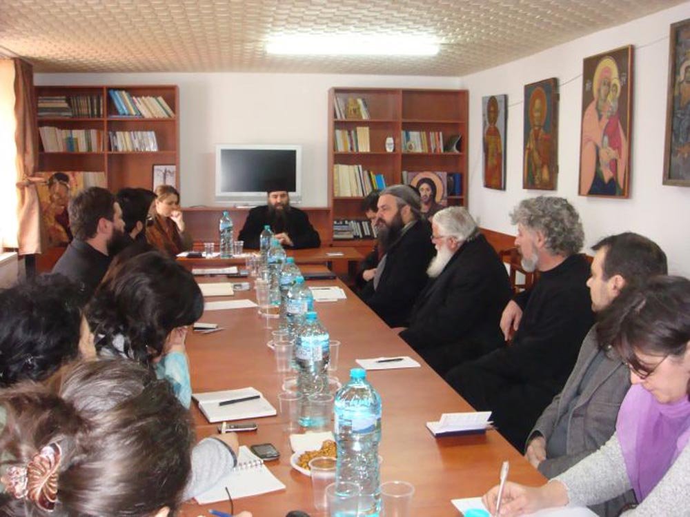 Întâlnire pentru susţinerea orei de religie în Episcopia Slatinei şi Romanaţilor 73683