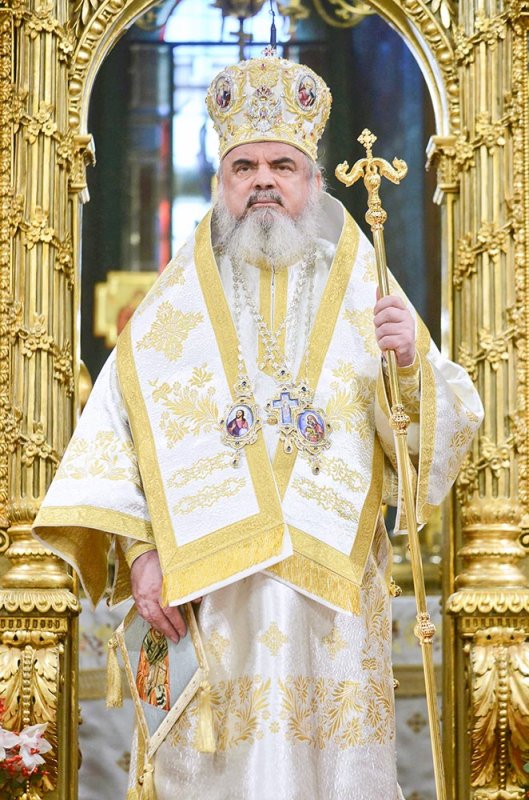 25 de ani în slujba lui Dumnezeu şi a oamenilor sau timpul ca ofrandă lui Dumnezeu 73659