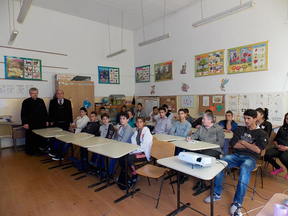 Activităţi catehetice în parohia bihoreană Husasău de Criş 73648