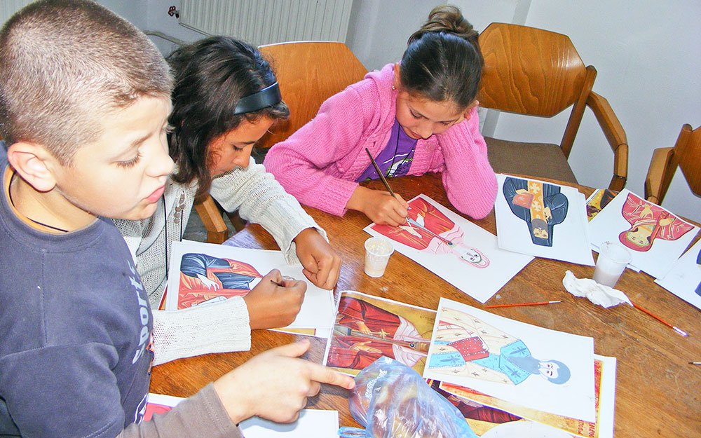 „Pentru a fi buni au nevoie de religie“ 73508