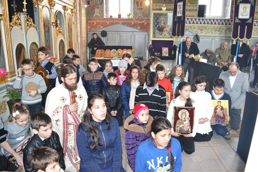 Un an de activităţi cu tinerii 73503