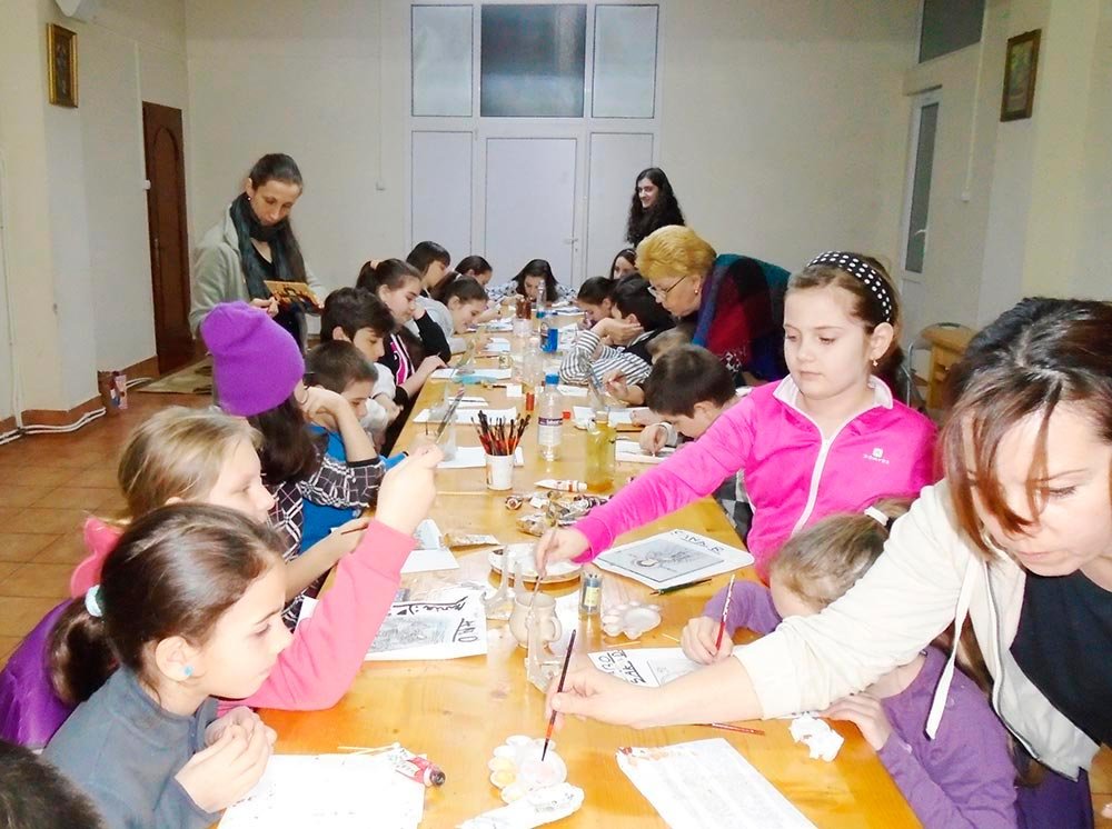 Darul copiilor din parohia clujeană „Naşterea Domnului“ pentru Aşezământul „Sfântul Onufrie“ de la Mănăstirea Floreşti 73435