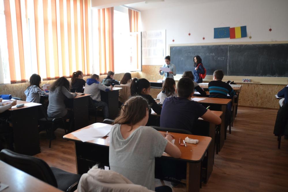 Participare numeroasă a elevilor mehedinţeni la olimpiada de religie 73412