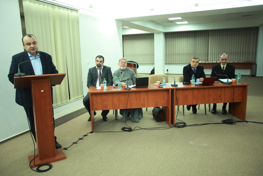 Profesori şi teologi, la „Dezbateri culturale sibiene“ 73357