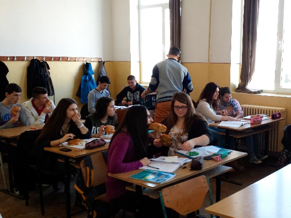 Elevii din Victoria au primit daruri din partea parohiilor 73329