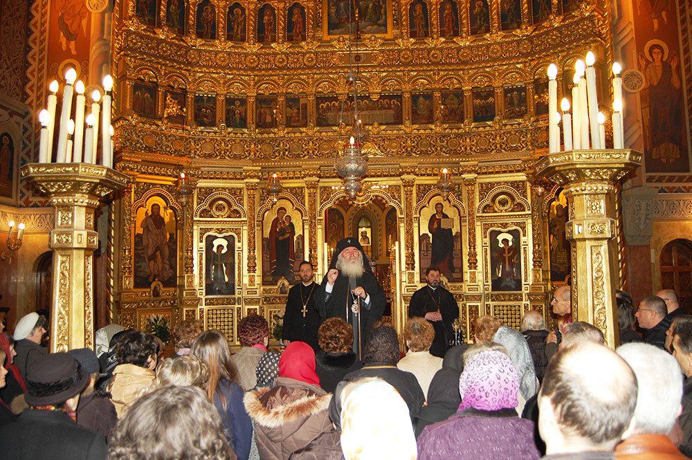 Sfânta Cruce, farul călăuzitor al creştinului 73260