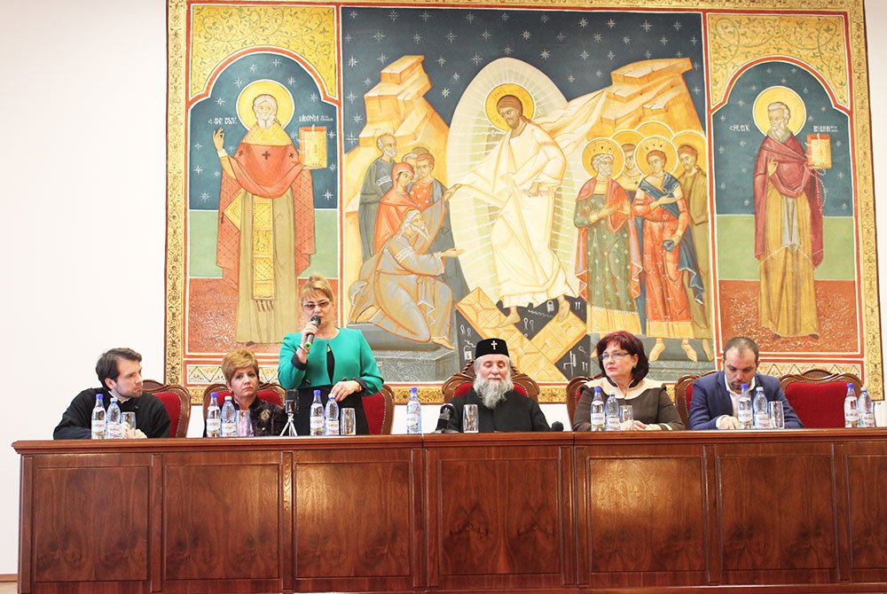 Întărirea „legăturii dintre Şcoală-Familie-Biserică“ 73241