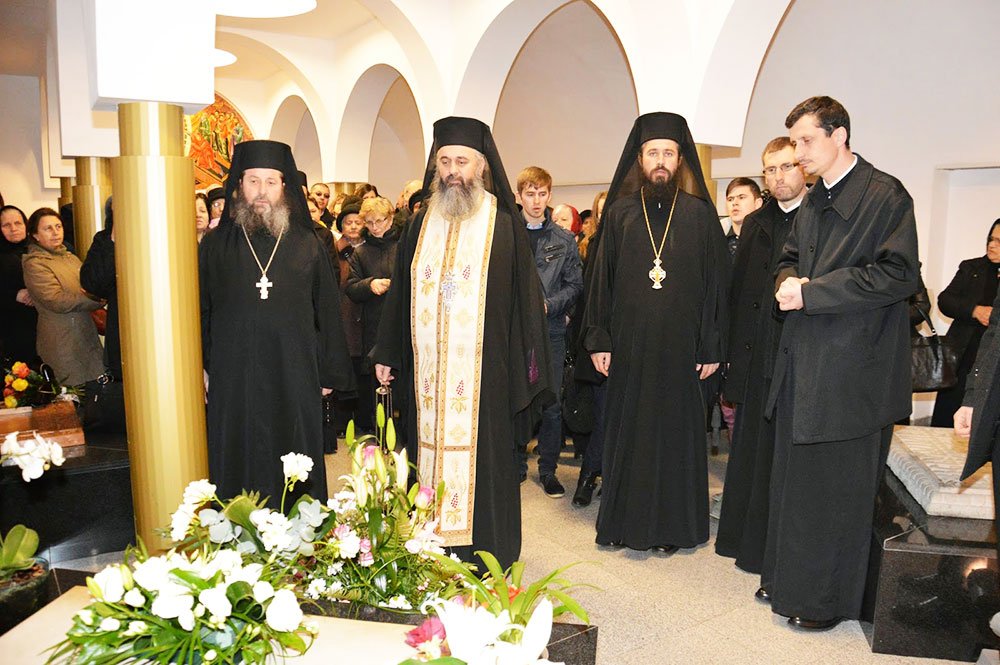 Parastas pentru vrednicul de pomenire Mitropolit Bartolomeu 73203