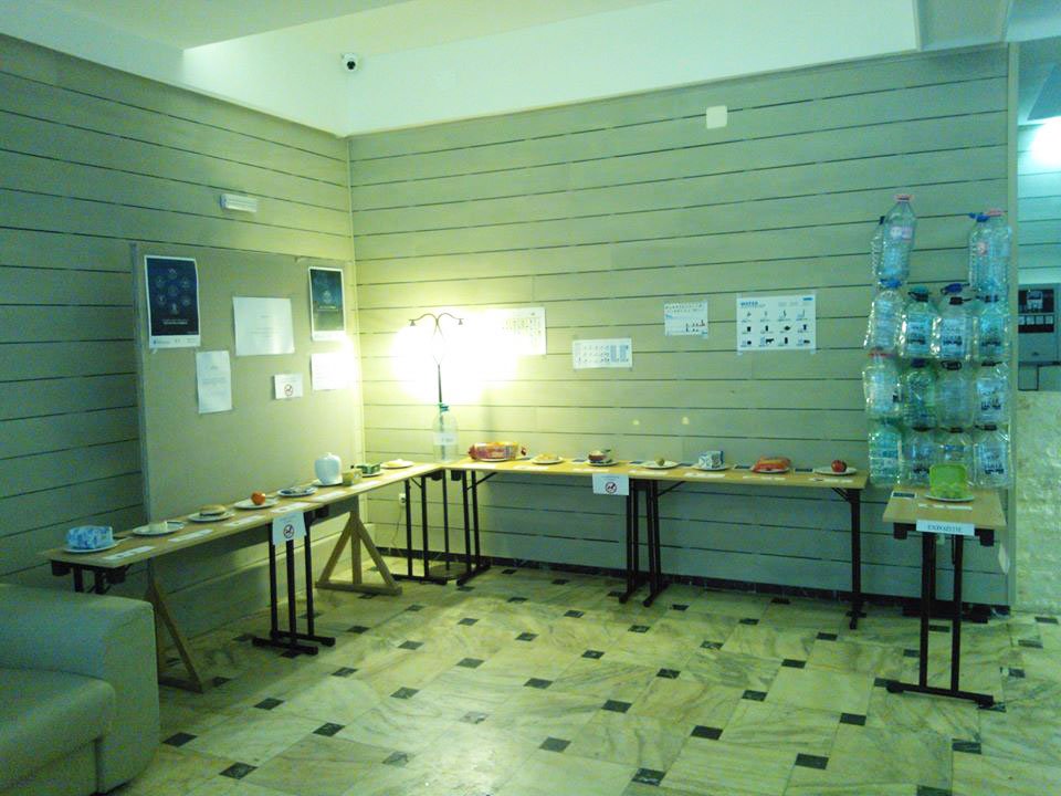 Expoziţia „Lumea este însetată pentru că nouă ne este foame“, la Colegiul „Sfântul Nicolae“ 73177