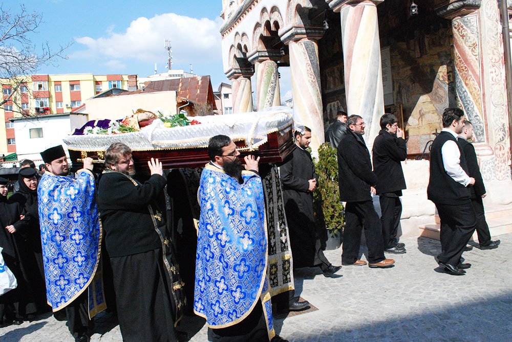 „Numai în Biserică omul se poate realiza“ 73183