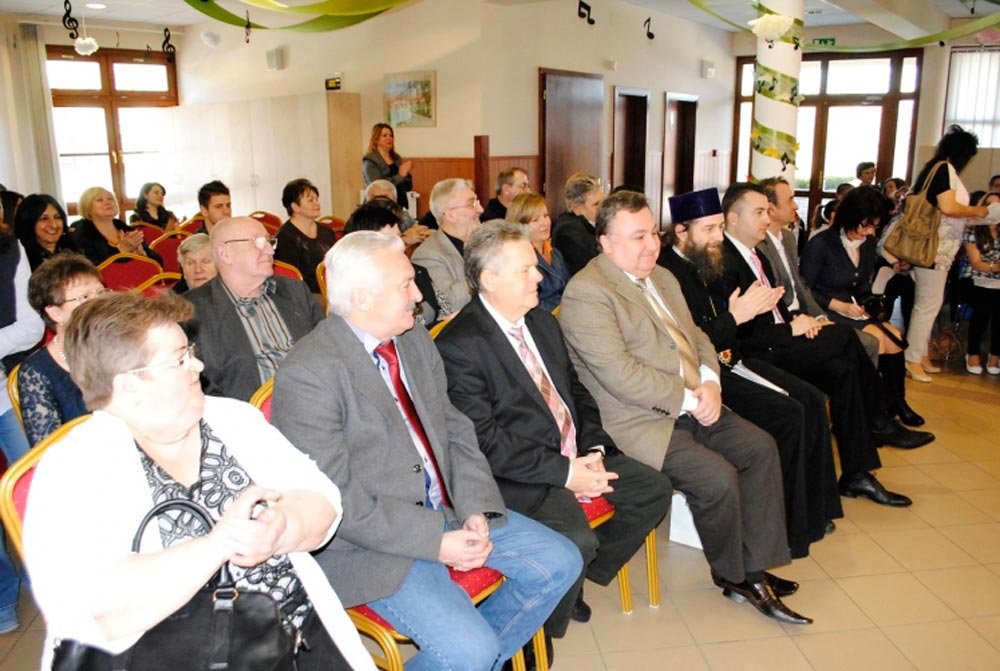 Concurs de interpretare vocală pentru copii la Bătania 73145