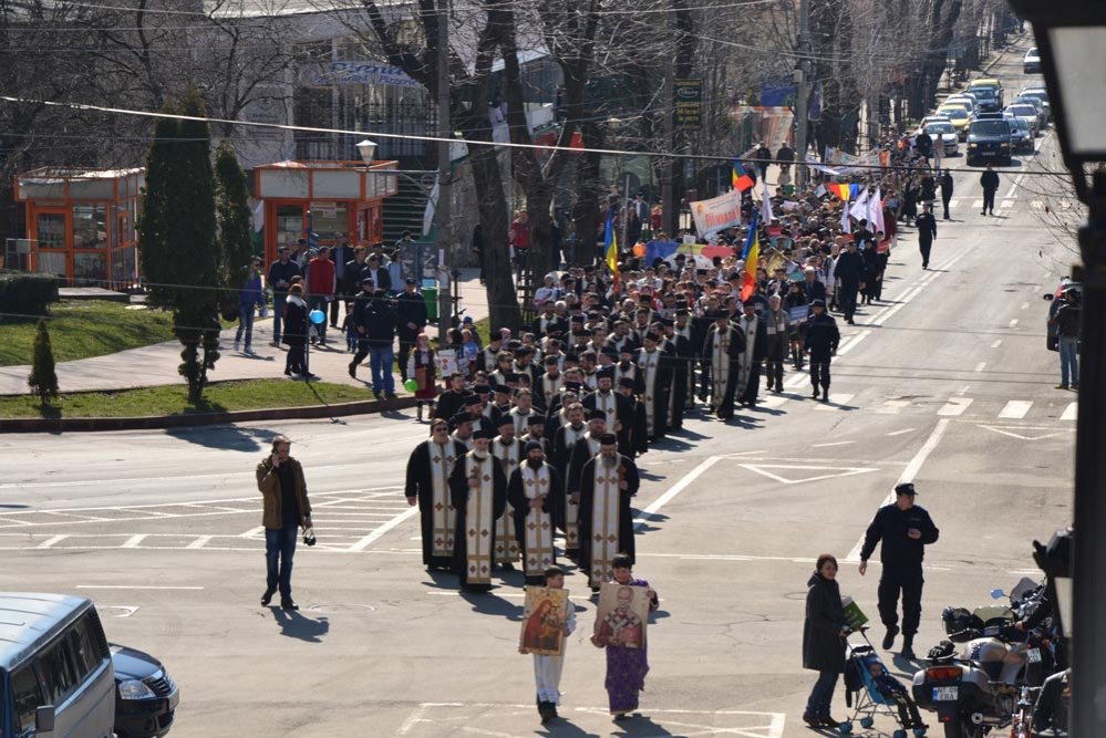 „Orice atentat la viaţa pruncului nenăscut este un atentat la persoana umană“ 73106