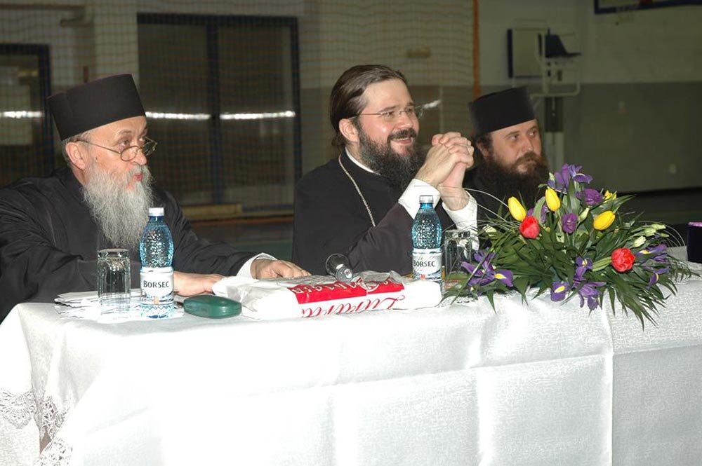 Conferinţă şi binecuvântări arhiereşti în Botoşani 73083