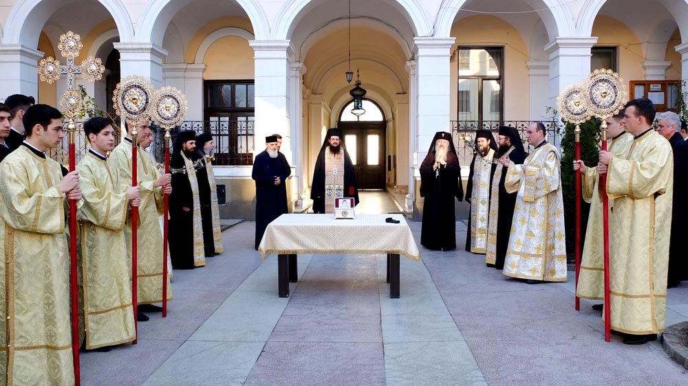 Moaştele Sfântului Nectarie au fost aduse la Cluj-Napoca 73056