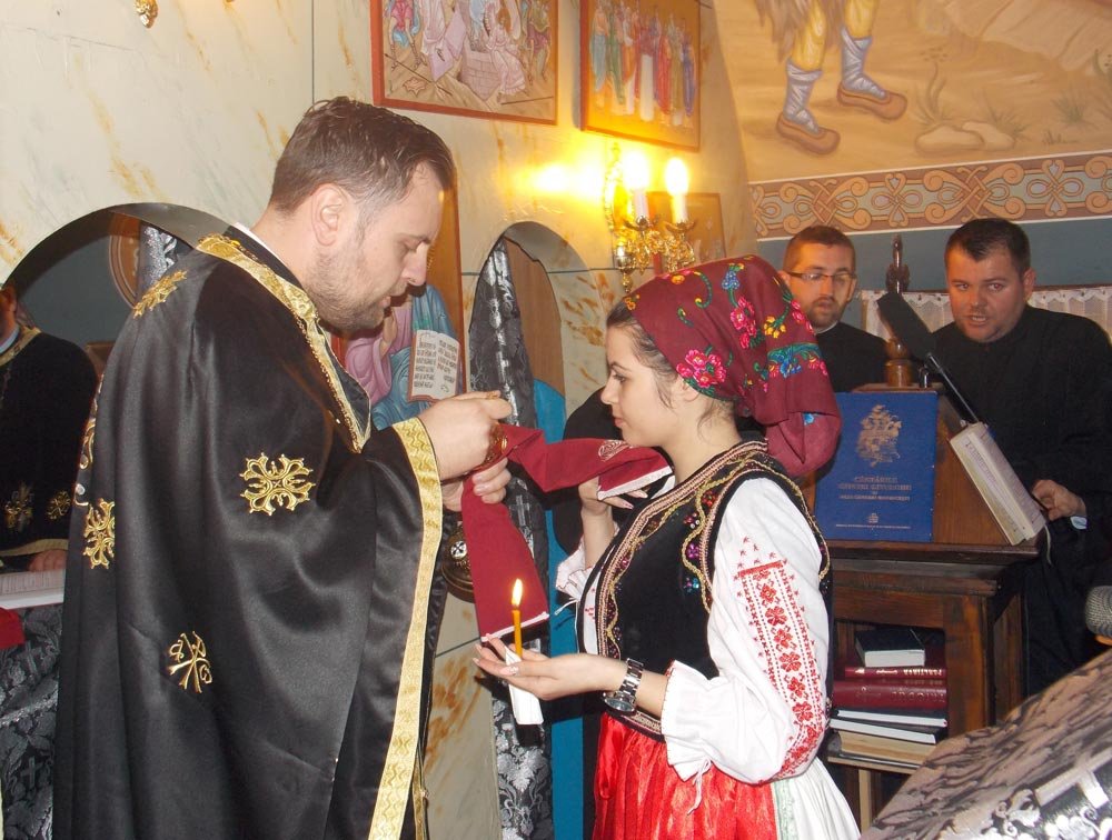 Proiectul filantropic „Dăruind vei dobândi“ în Parohia Brăteşti 73057