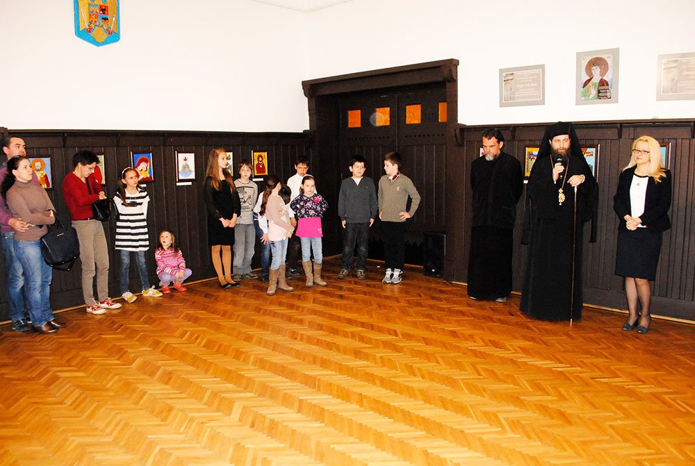 Expoziţie de icoane pe sticlă la ICR Budapesta 73046