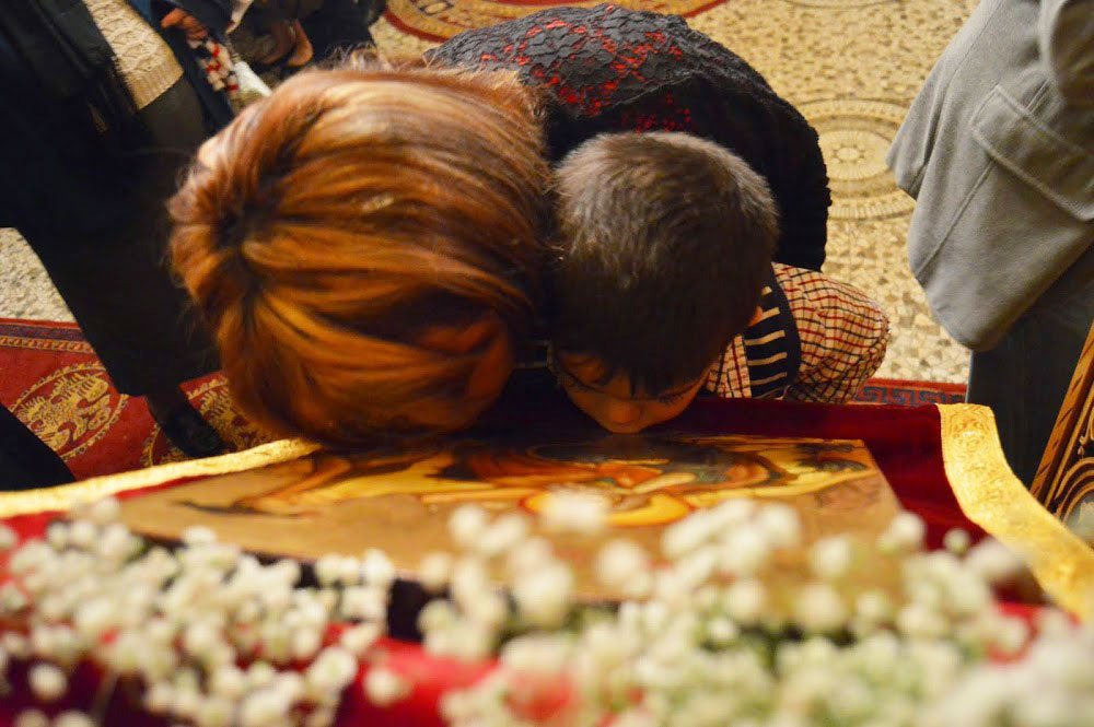 Mama şi biserica de acasă 73047