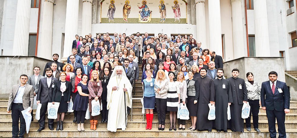 Cooperare benefică între Familie, Şcoală şi Biserică în domeniul educaţiei 72994