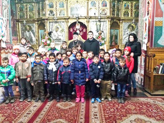 „Fiecare credincios vine cu sine şi cu tot neamul la biserică“ 72970