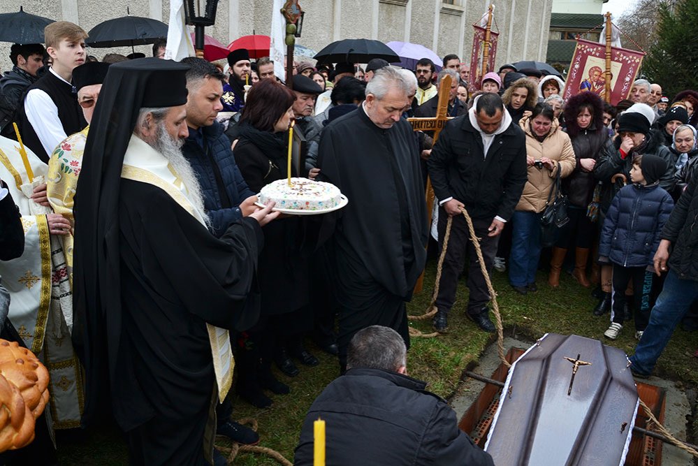 Preoteasa Gabriela Mihaela Timoftescu a fost condusă pe ultimul drum 72960