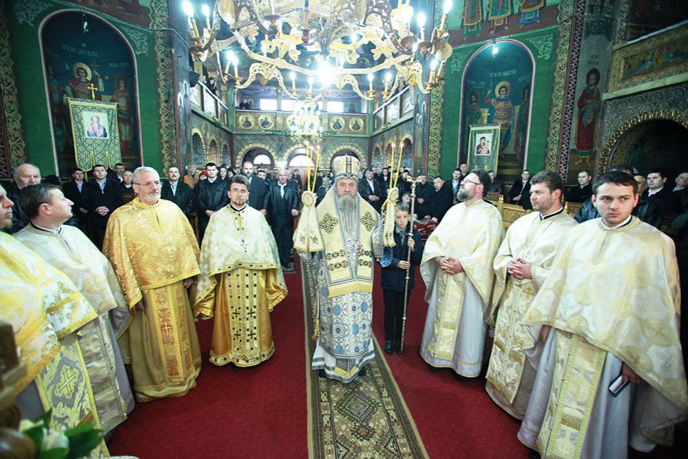 Slujiri arhiereşti în Transilvania 72964