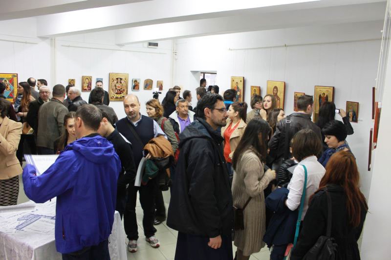 Expoziţie-concurs de icoane la Piteşti 72878