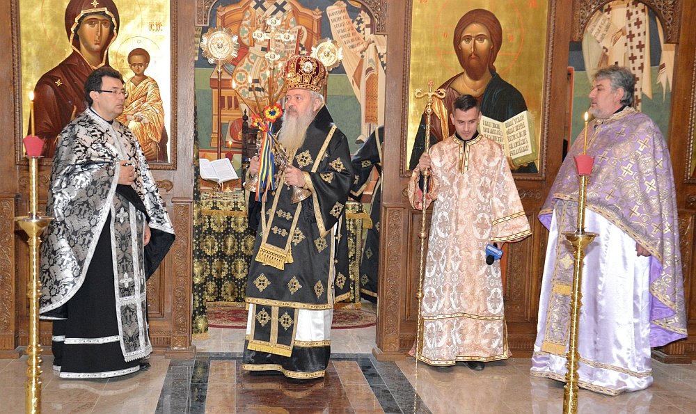 IPS Mitropolit Andrei în mijlocul studenţilor teologi 72893