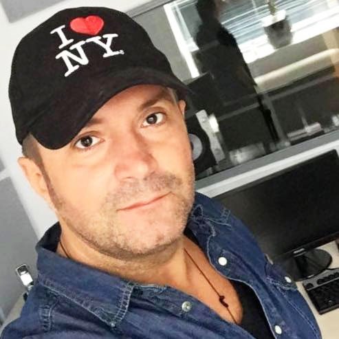 „Nu mi-a fost ruşine să ies pe post şi să-mi arăt credinţa în Dumnezeu“ 72877