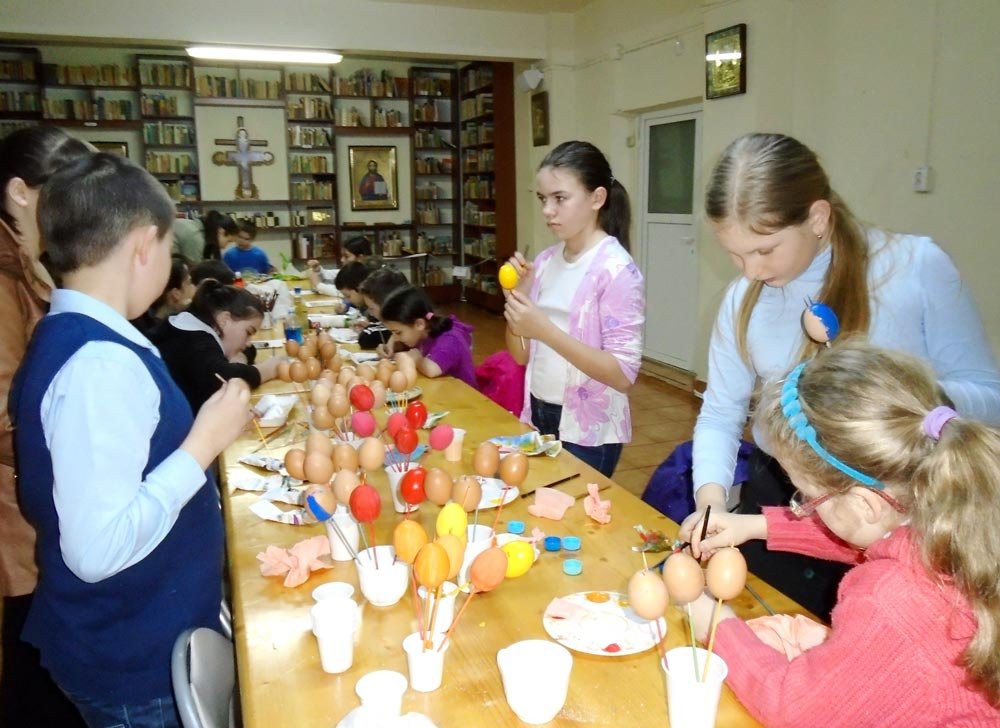 Activităţi caritabile în parohia clujeană „Naşterea Domnului“ 72834