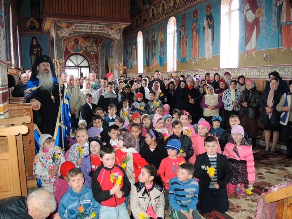 „Numai dacă ne iertăm unii pe alţii, avem dreptul să zicem «Hristos a înviat!»“ 72803