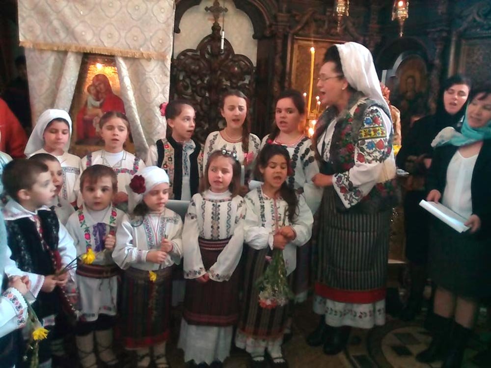 Praznicul Floriilor la Parohia „Adormirea Maiciii Domnului“ din Deleni, Protopopiatul Hârlău 72805