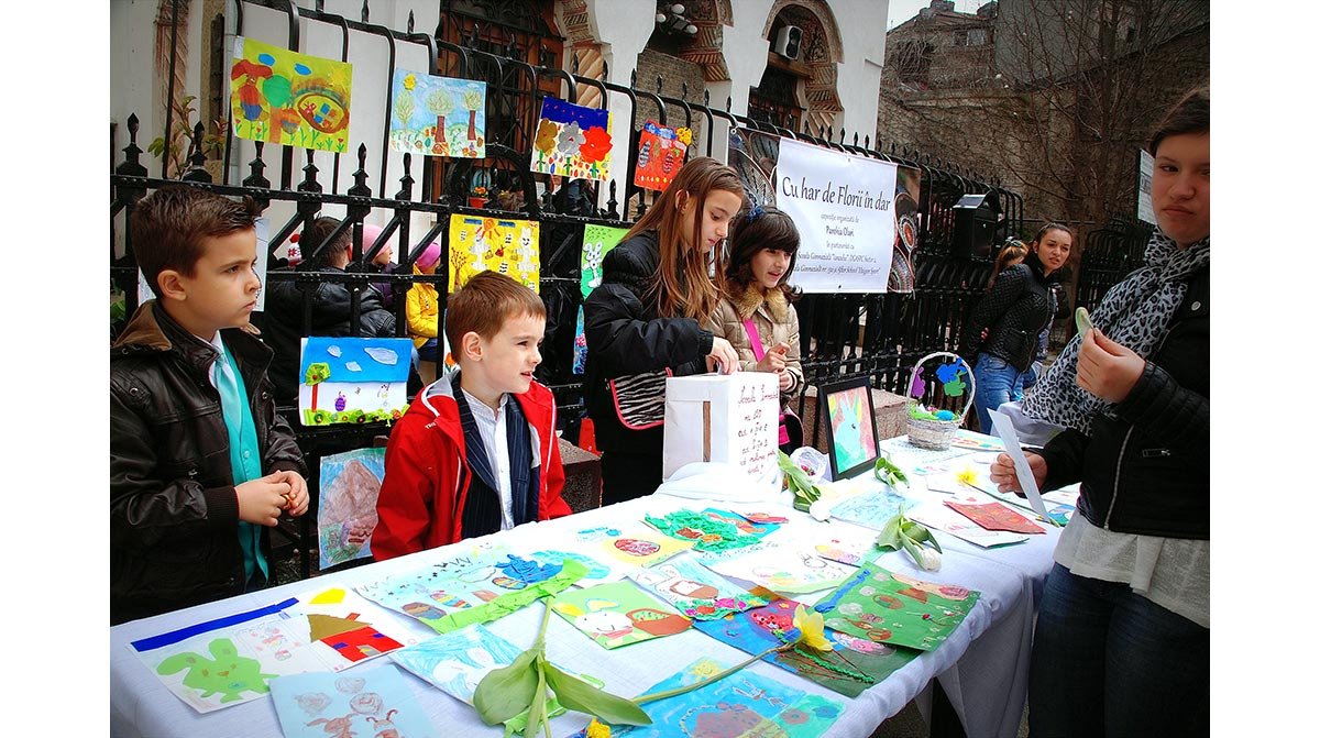 Expoziția „Cu har de Florii în dar” la Biserica Olari 72794