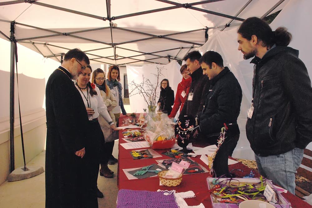 Târg caritabil la Parohia Mihai Bravu din Capitală 72795