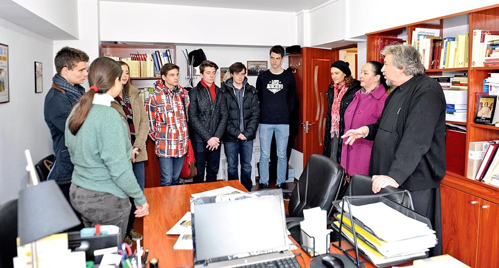 „Şcoala altfel“ în redacţia „Ziarului Lumina“ 72761