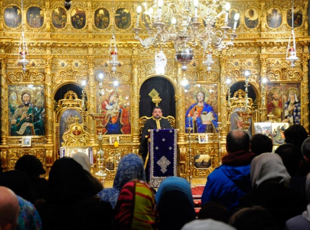 „Comuniunea în şi cu Hristos Cel răstignit şi înviat“ 72733