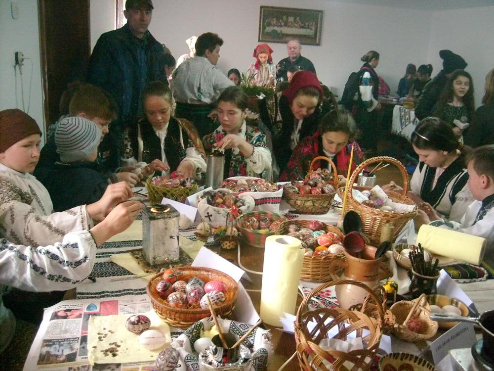 Meşteşugul încondeierii ouălor se păstrează şi la Rogojeşti 72747