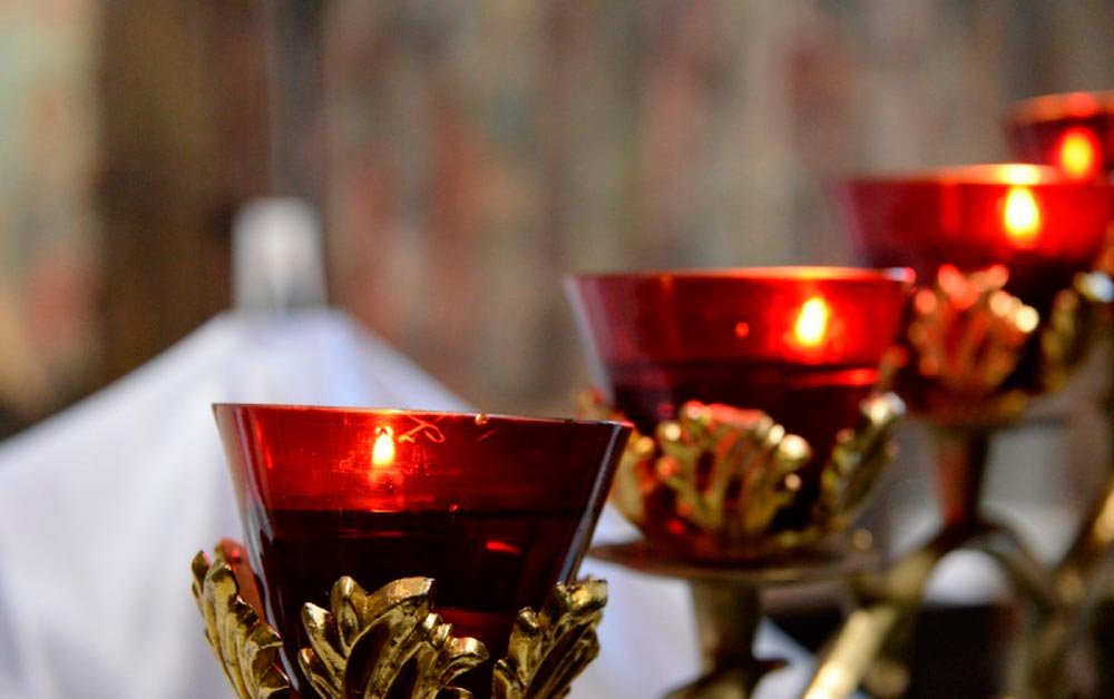 Sfintele Pătimiri - o singură săptămână, două lumi 72718