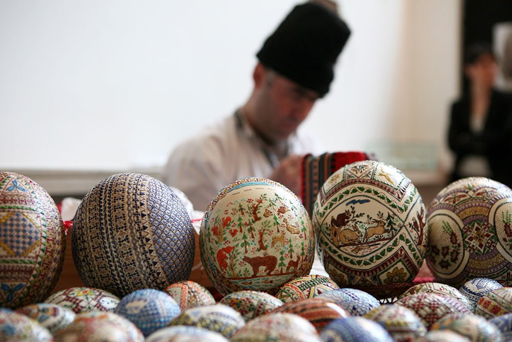 „Paştele falnice, cu cămaşă nouă, cu găoci de ouă“ 72713